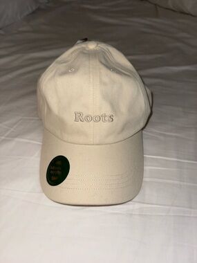 Roots Adjustable Baseball Cap White Cream Dad Hat NWT